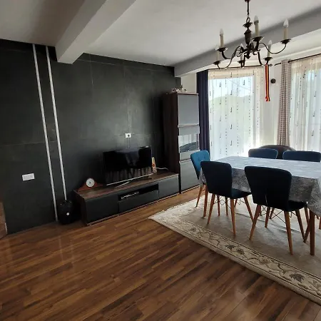 Apartment Madas *