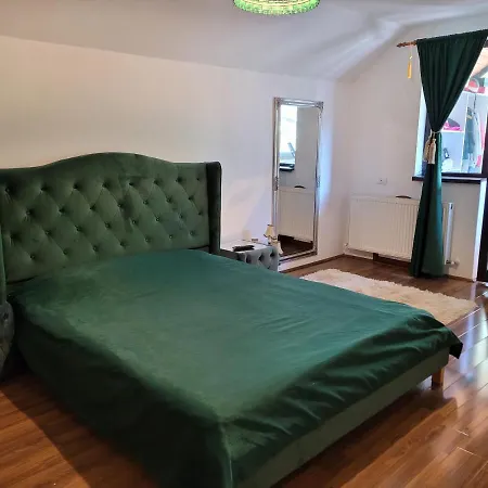 Madas Apartment *